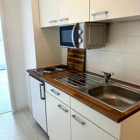 Design Mit Balkon 15 Min Airport דירה *